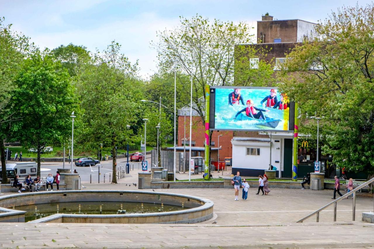 Cwtsh Hostel Суонзи Екстериор снимка The Olympic Park